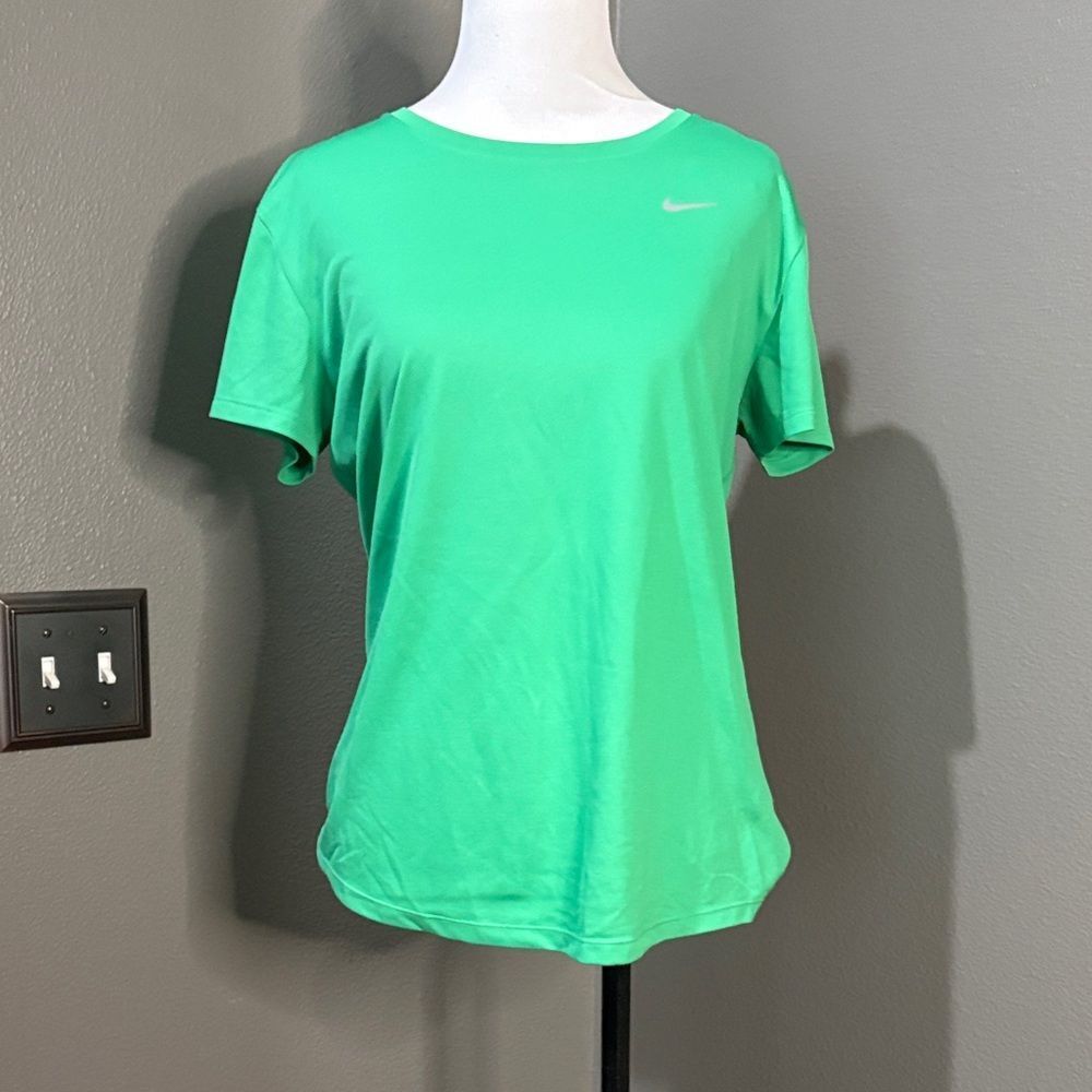Nike Women's Vibrant Green Short Sleeve Tee